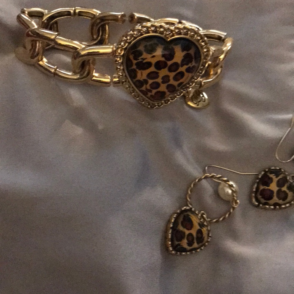 Bracelet and earring